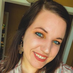 Meet your Posher, Whitney